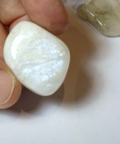 Alternative view of Tumbled Stone: Rainbow Moonstone