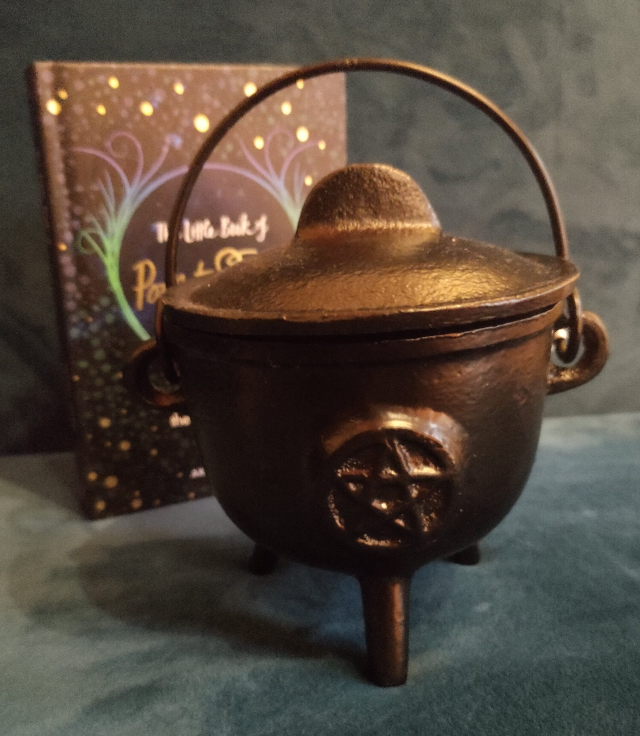 Witchy Cauldron Aluminium Pentagram