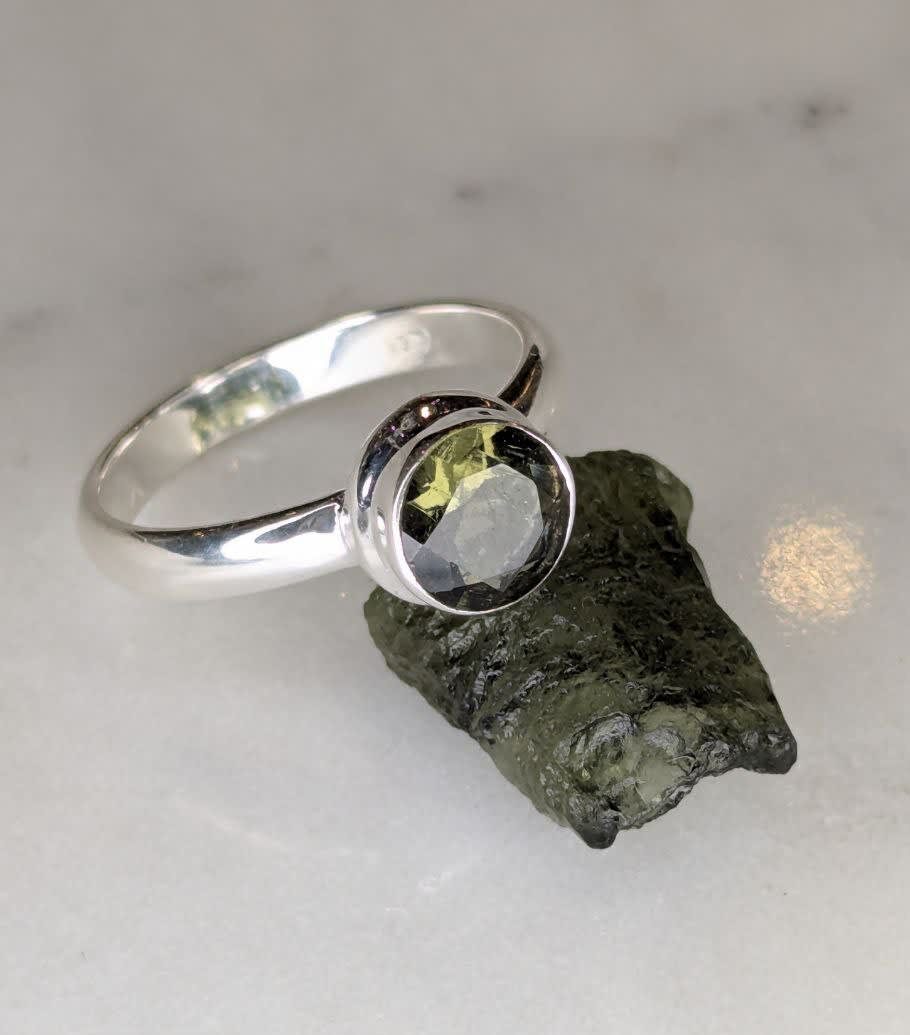 Moldavite Faceted Round Bezel Set Ring s8