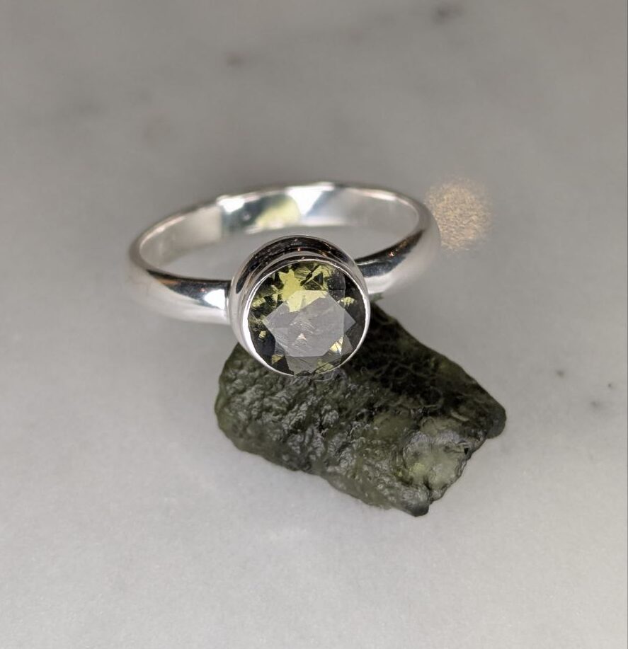 Moldavite Faceted Round Bezel Set Ring s8 - Image 2