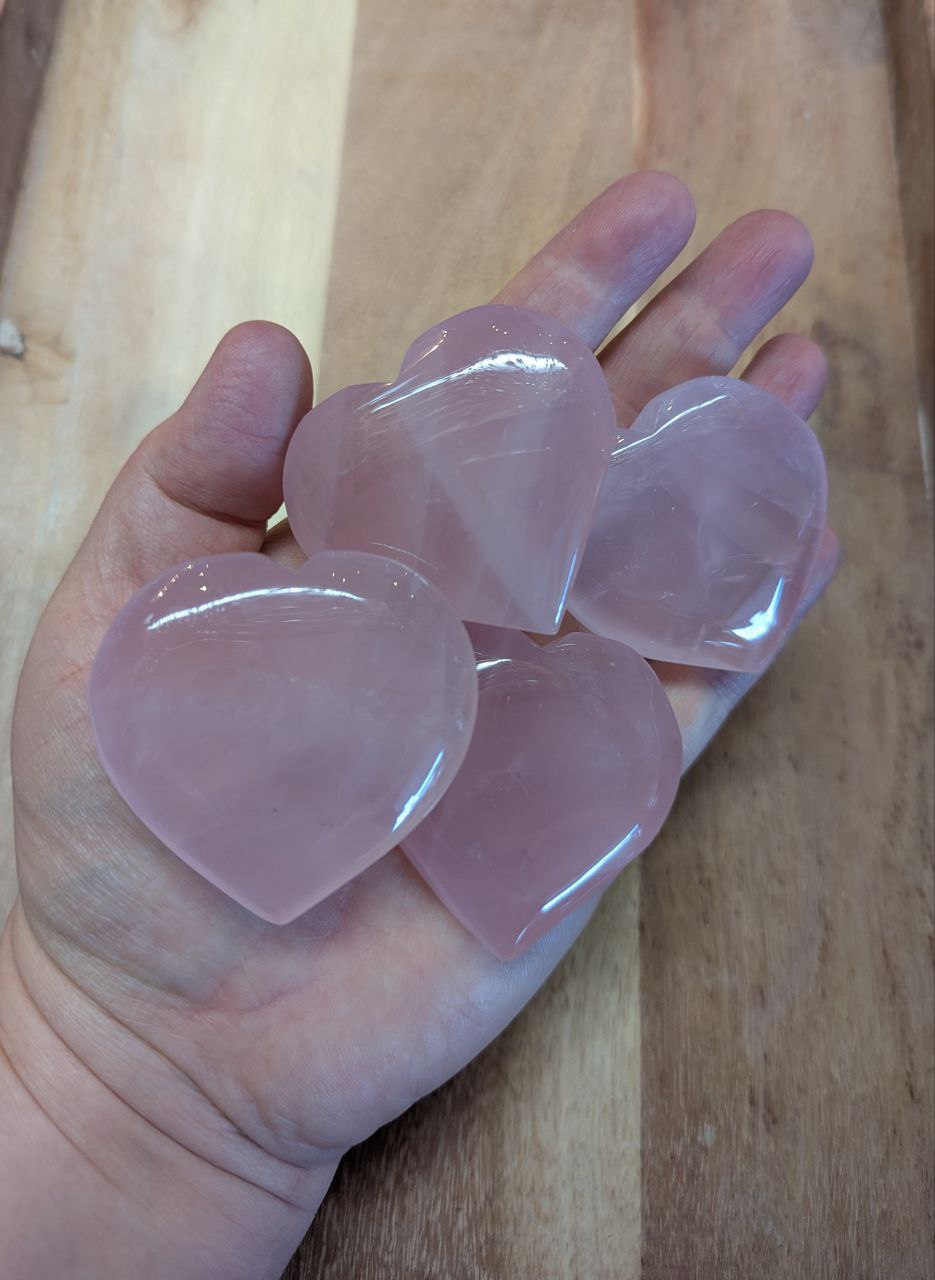 Carving: Rose Quartz Heart 35