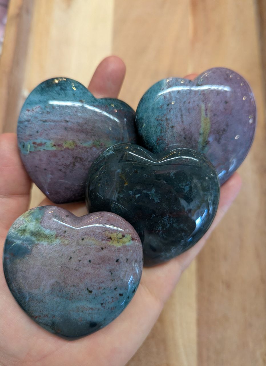 Carving: Puff Heart: Bloodstone 35