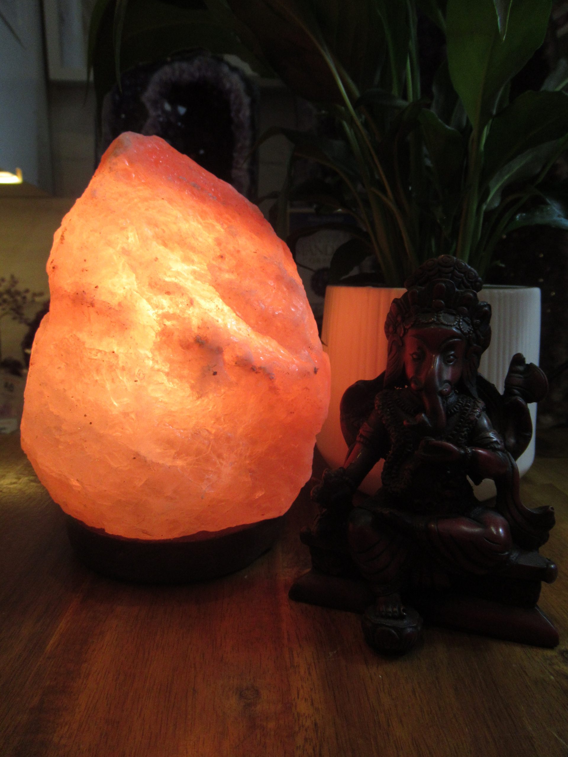 Lamp: Himalayan Salt Lamp (1-2kg)