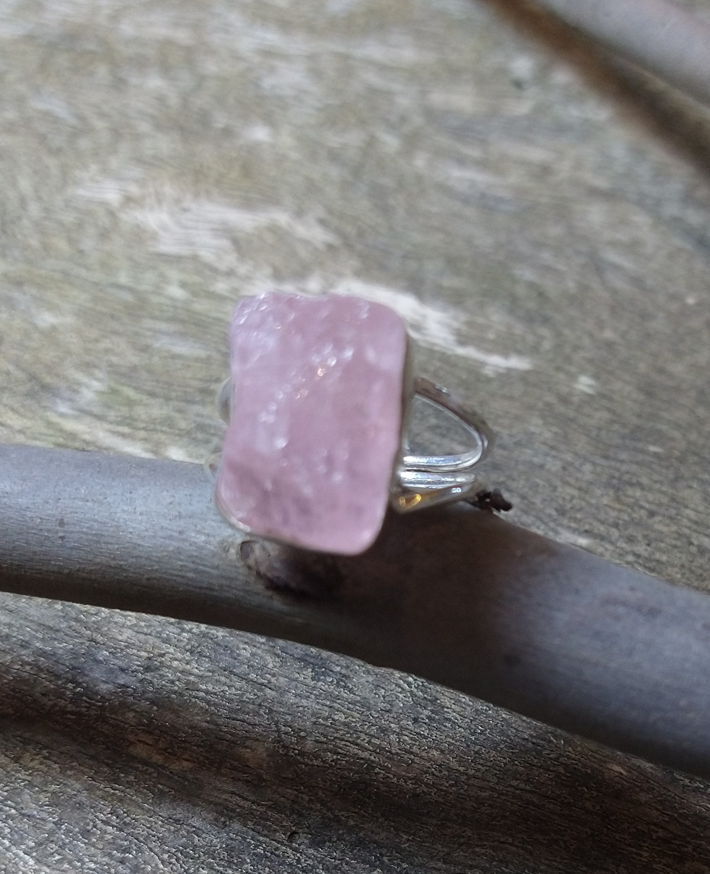 Ring: Raw Morganite Crystal Set in 925 Sterling Silver (S )