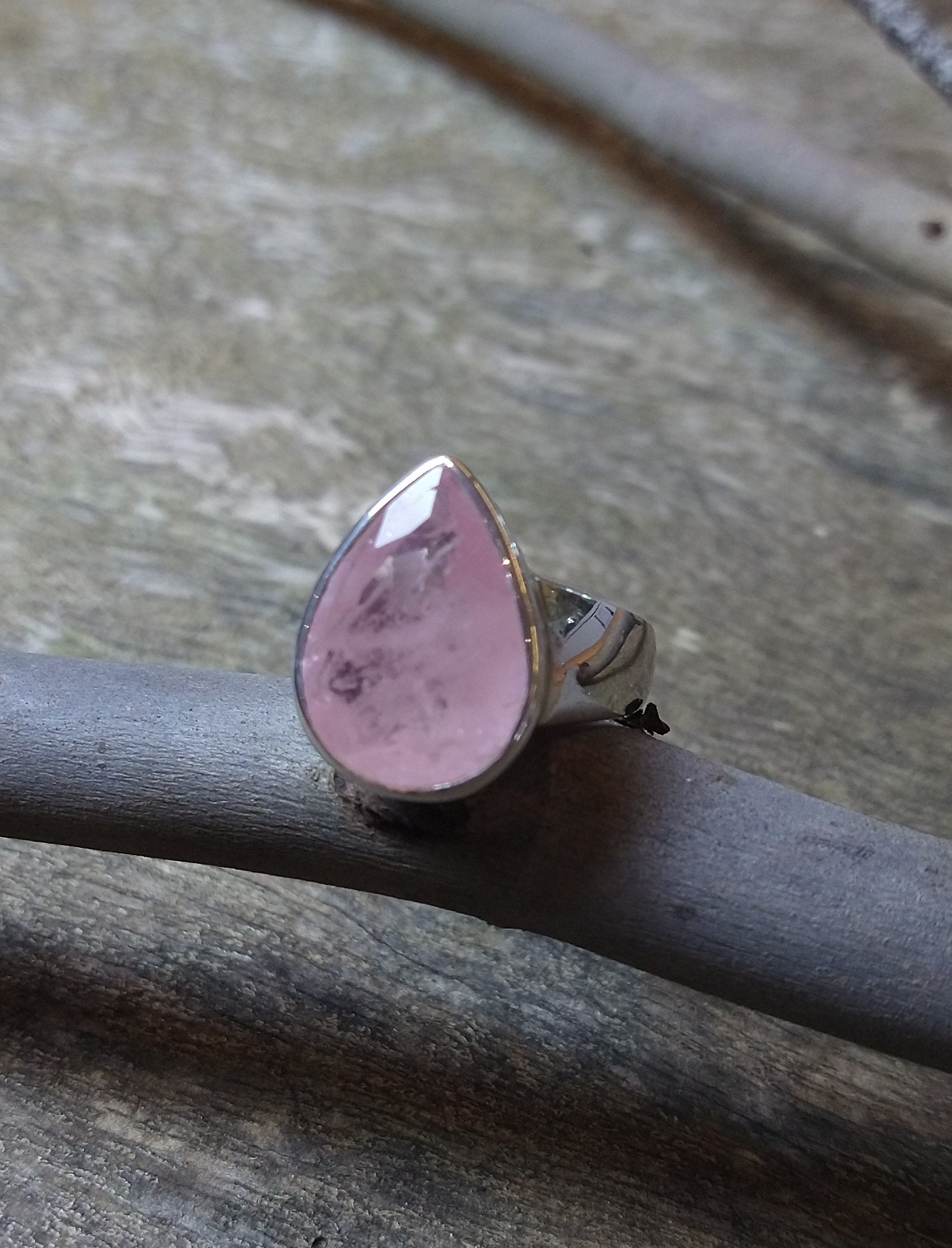 Ring: Faceted Morganite Crystal Set in 925 Sterling Silver (S)