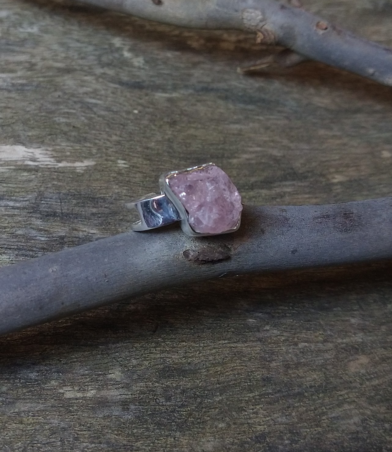 Ring: Raw Morganite Crystal Set in 925 Sterling Silver (L )