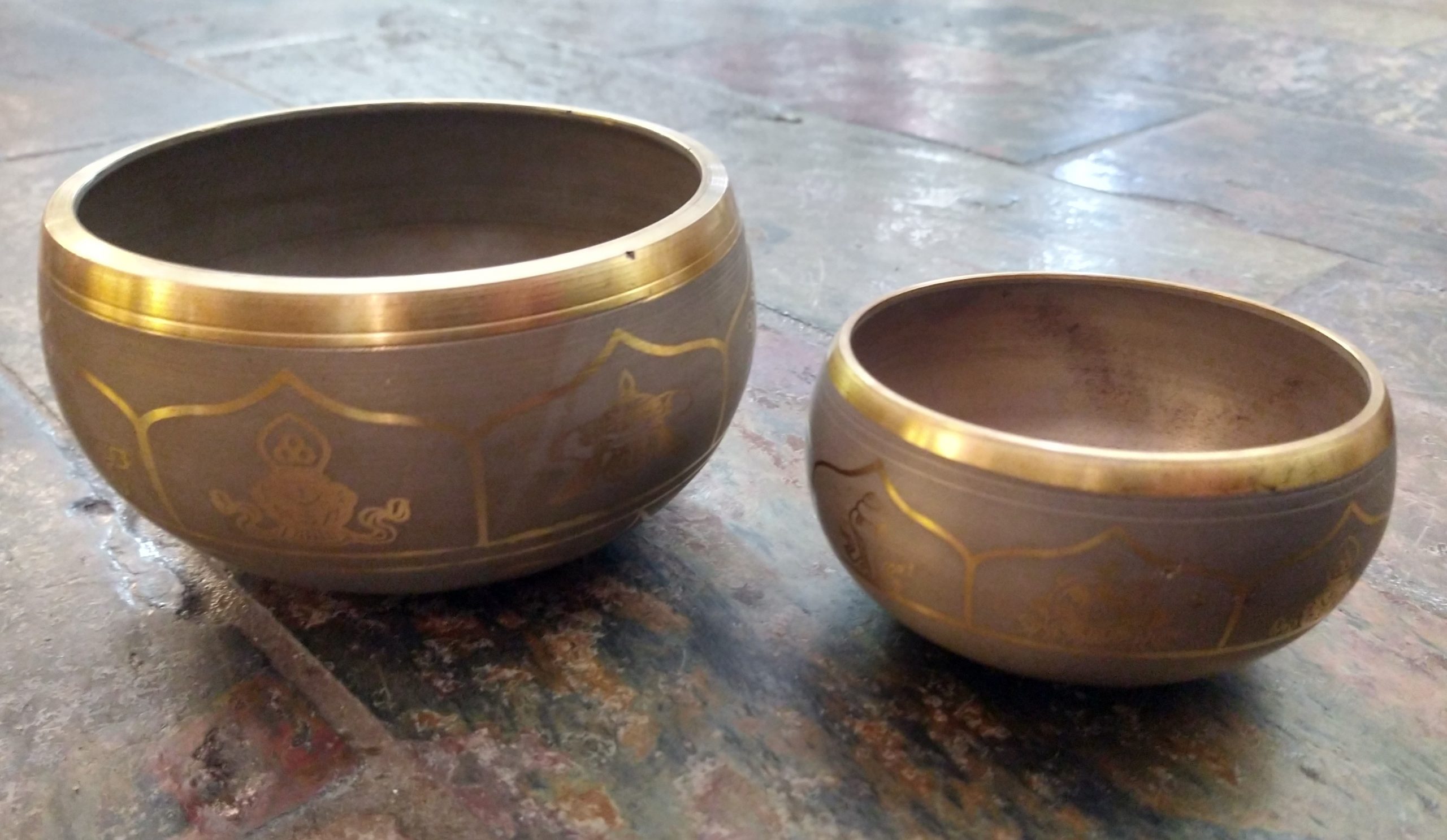 Tibetan Singing Bowls: 2 Sizes to choose from (Tibetan Auspicious Symbol, Curved Design, comes with Wooden Wand)