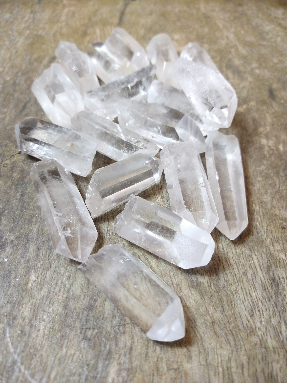 Natural Crystals: Clear Quartz Points (Approx 5x1.5cm)