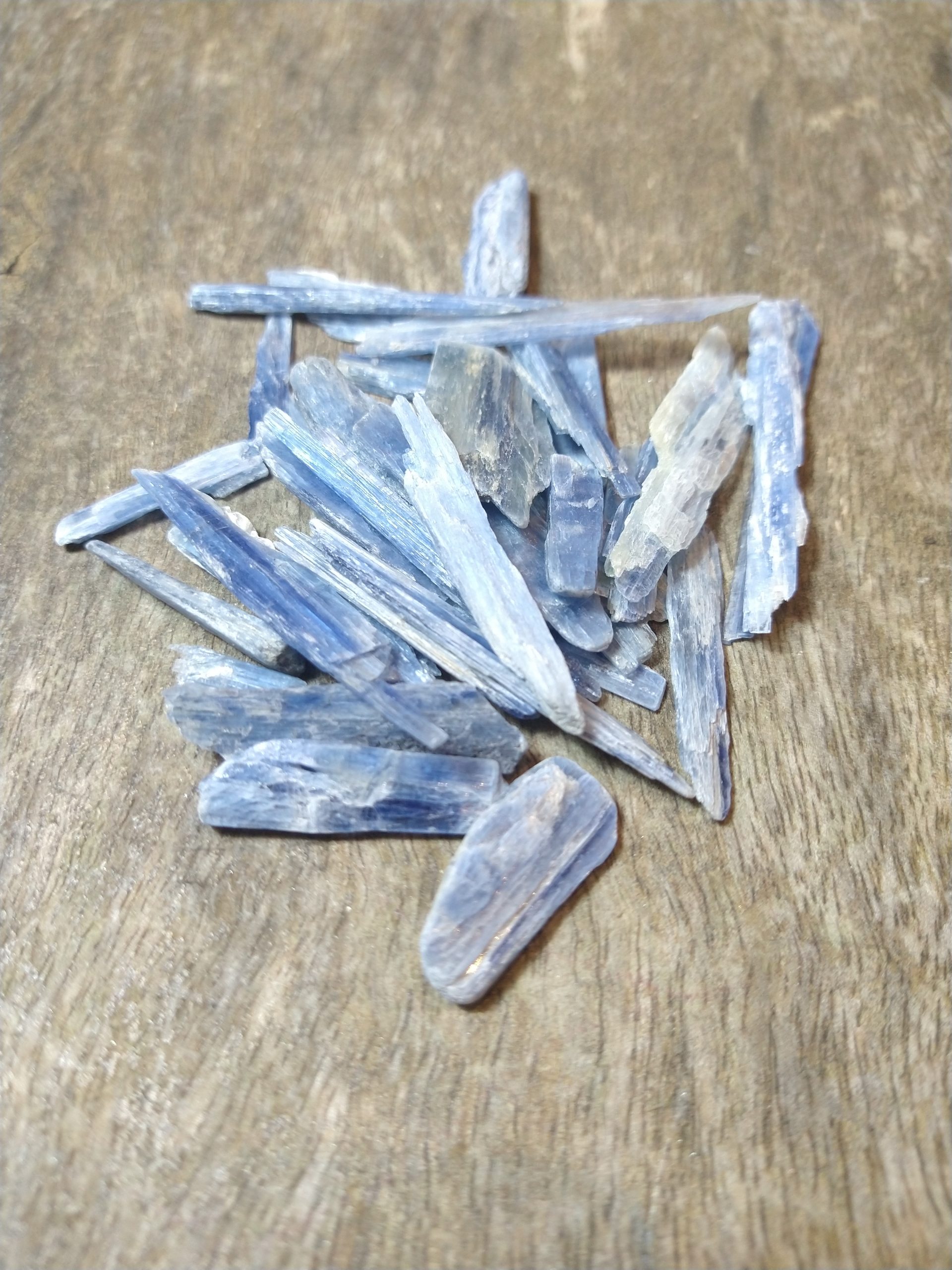 Natural Crystals: Blue Kyanite (Approx 3x.8cm)