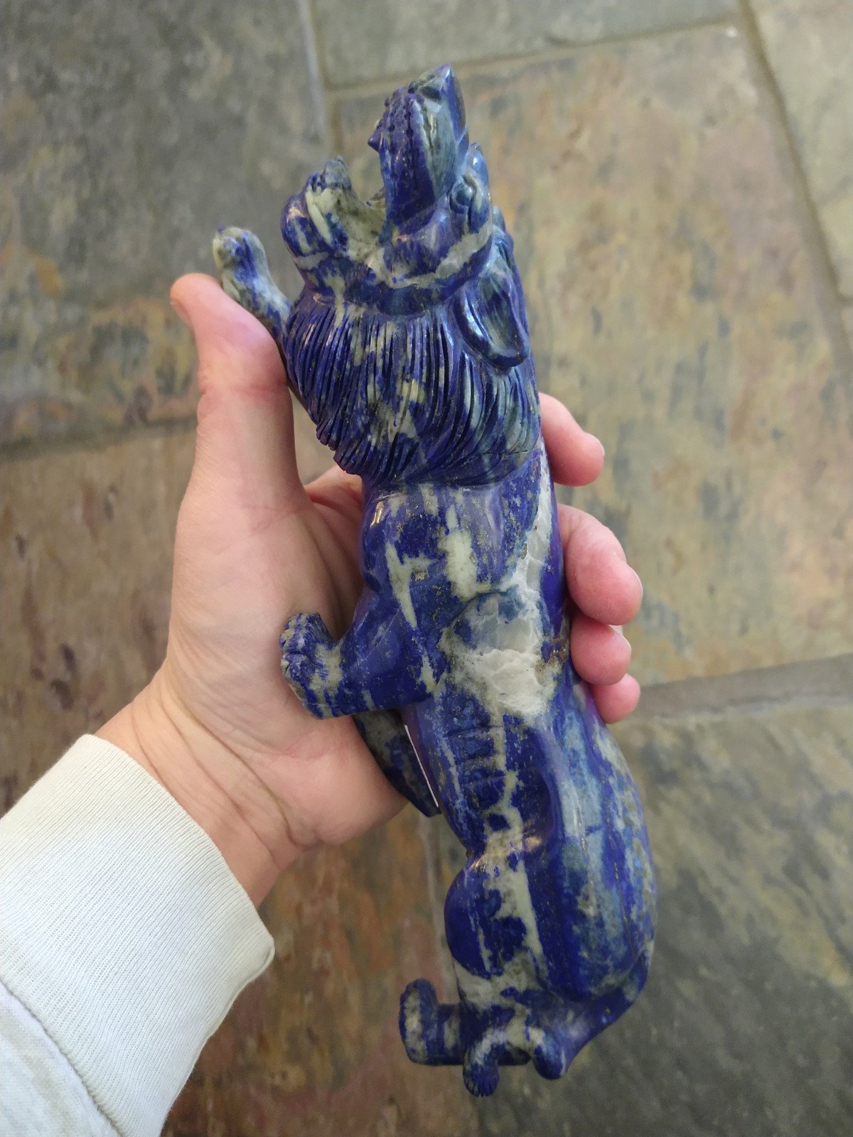 Natural Crystal: Hand Carved & Polished Lapis Lazuli Lion (Approx. 20x15x9cm) - Image 2