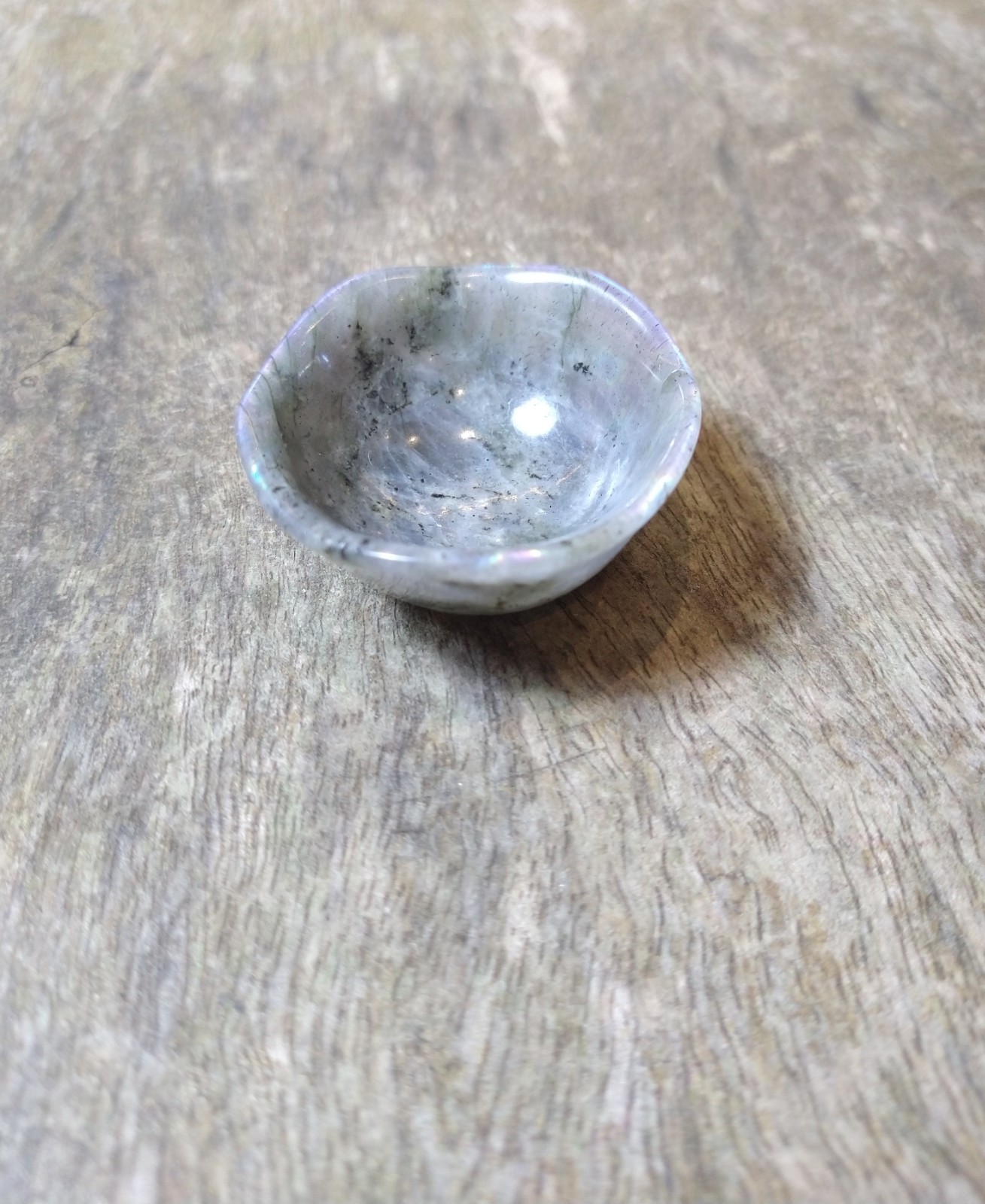 Natural Crystal: Hand Carved & Polished Labradorite Bowl (Approx 5x4cm) - Image 2