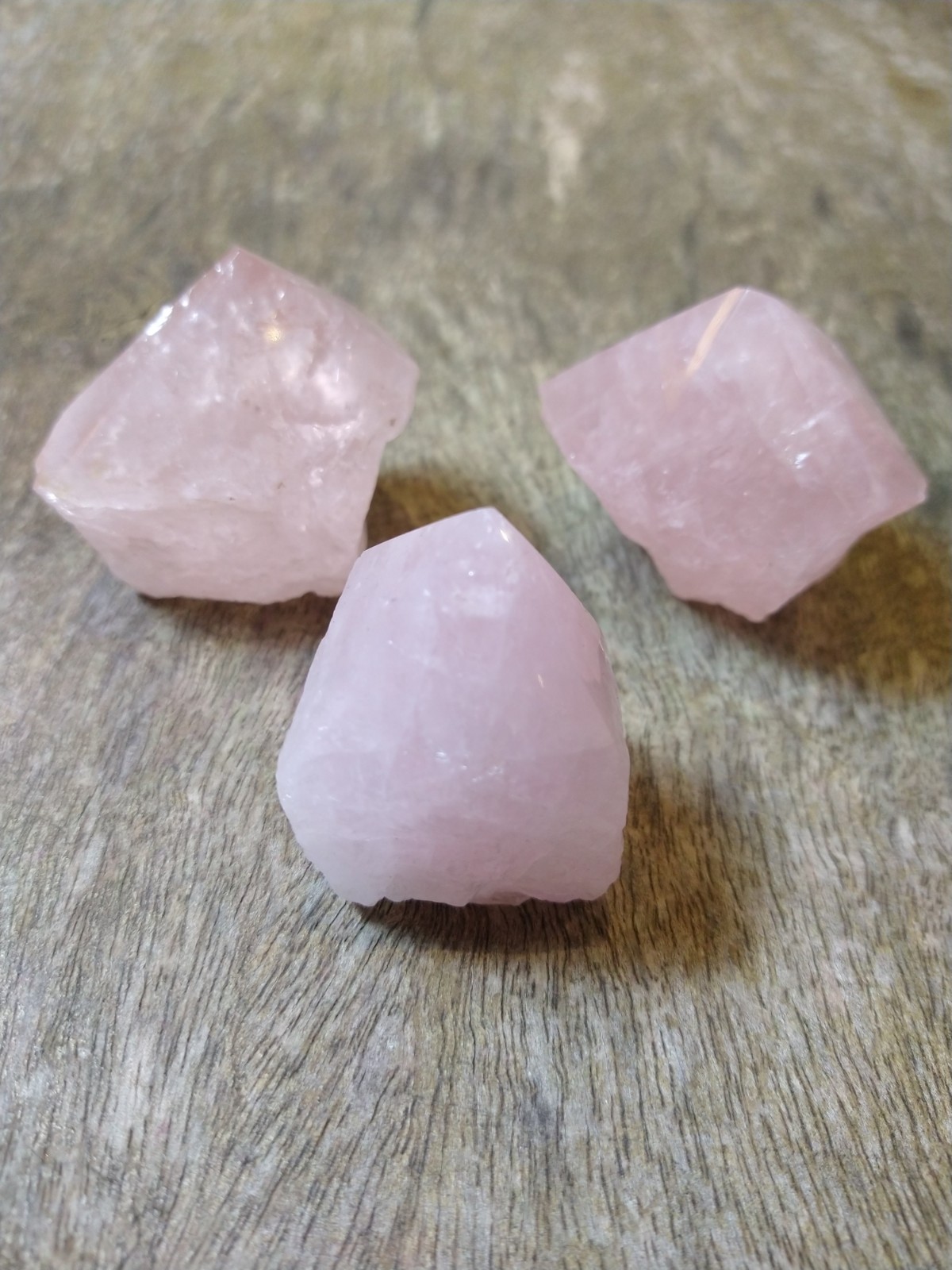 Natural Crystals: Cut & Polished Rose Quartz Generator (Approx 6x6x5cm)
