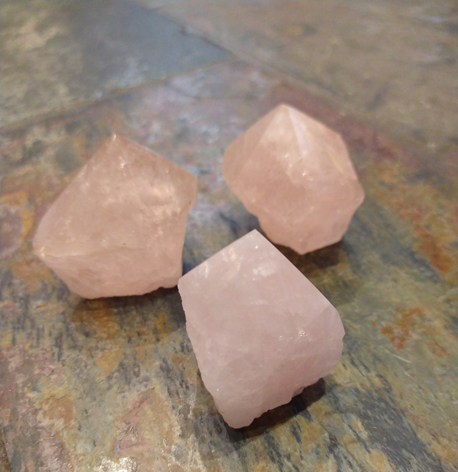 Natural Crystals: Cut & Polished Rose Quartz Generator (Approx 6x6x5cm) - Image 2