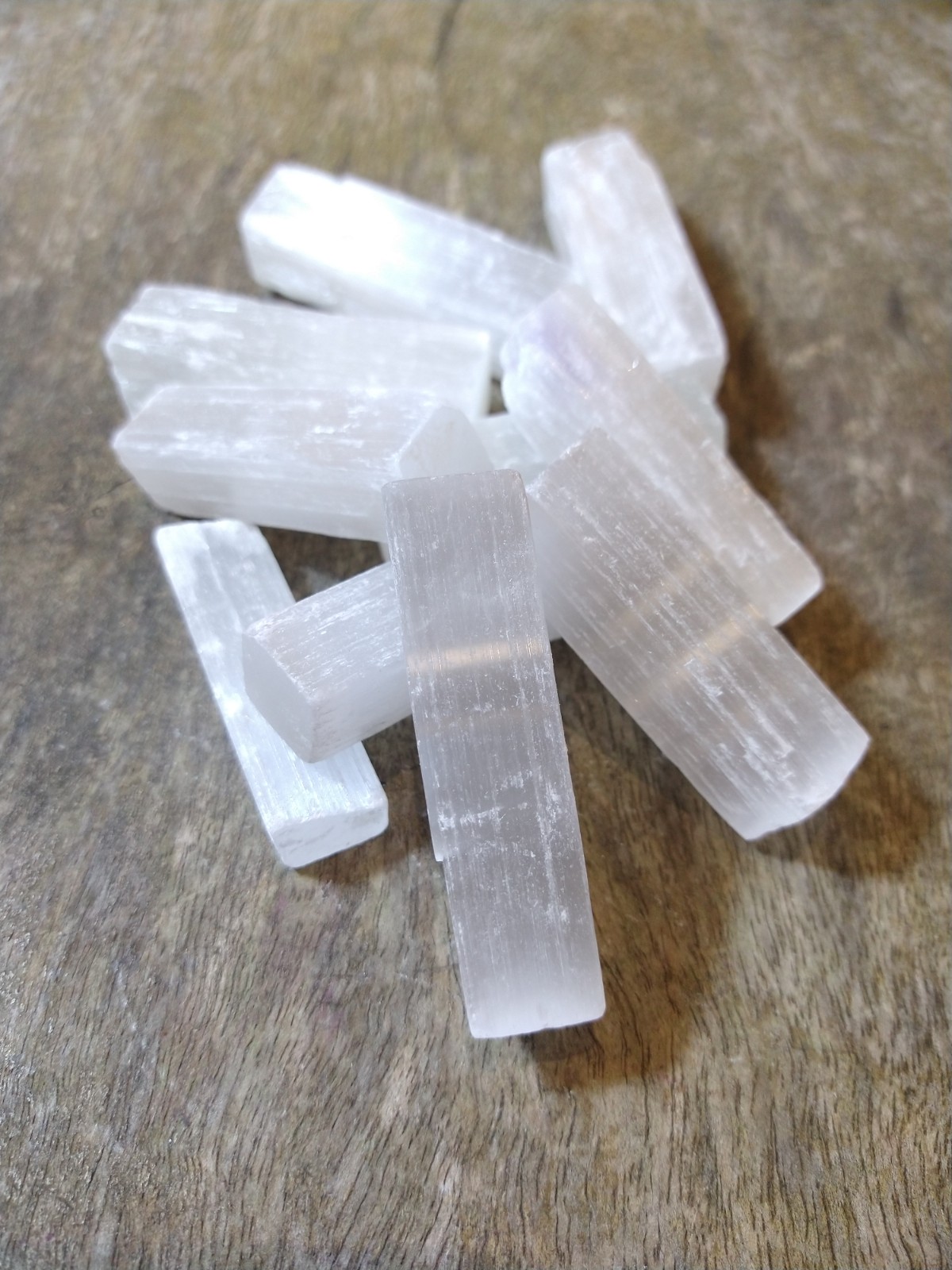 Natural crystals: Selenite wands (cut ends) (approx. 6x1cm)