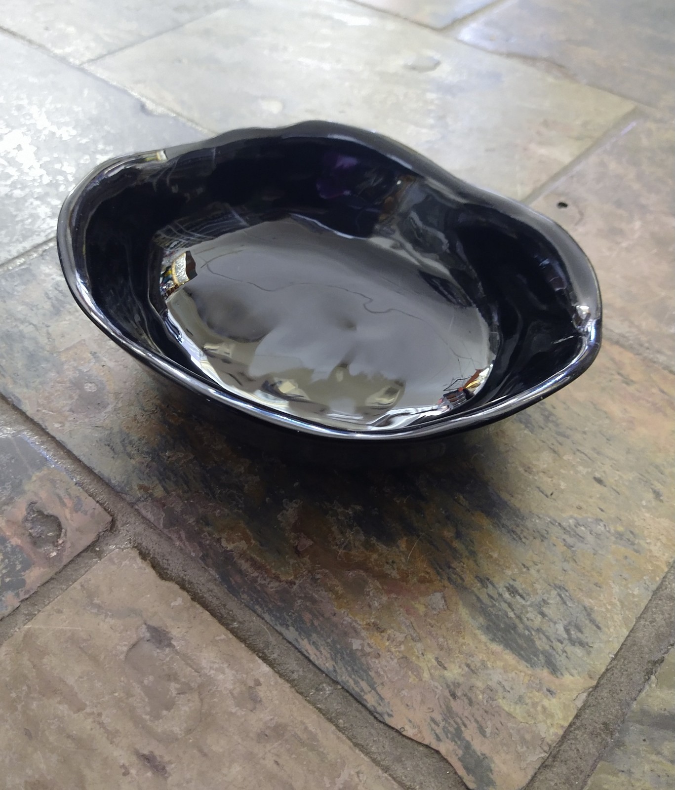 Natural Crystals: Hand Carved & Polished Black Obsidian Bowl (Approx 22x18x8cm)