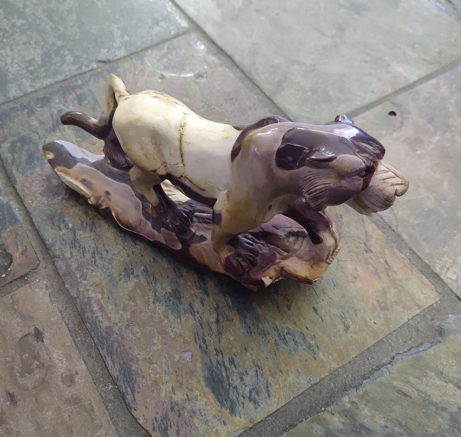 Natural Crystal: Hand Carved & Polished Mookite Tiger (Approx 25x6x12cm) - Image 3