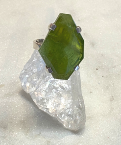 Peridot Large Freeform Claw Set Ring s9.5 | Sterling Silver