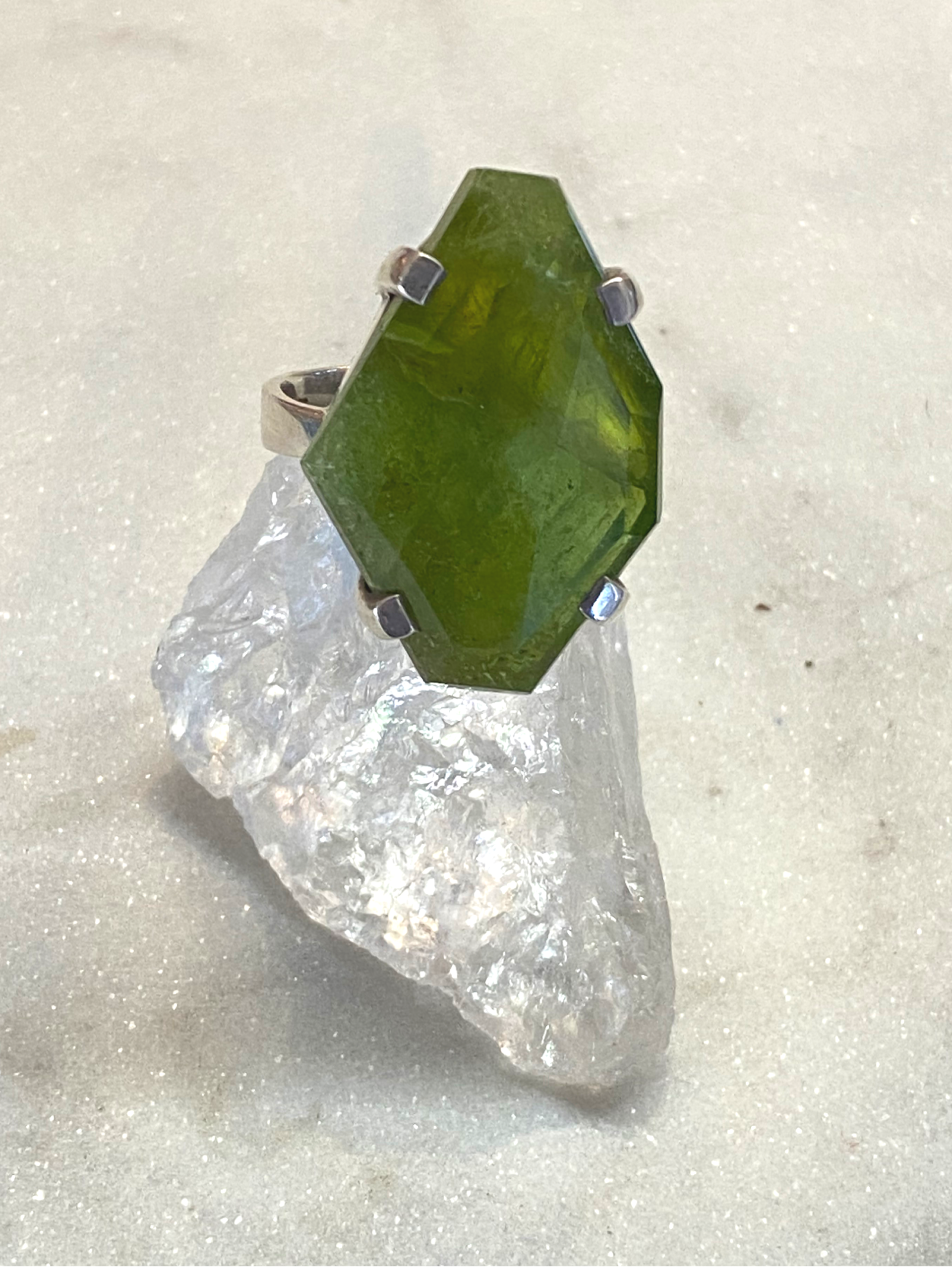 Peridot Large Freeform Claw Set Ring s9.5 | Sterling Silver