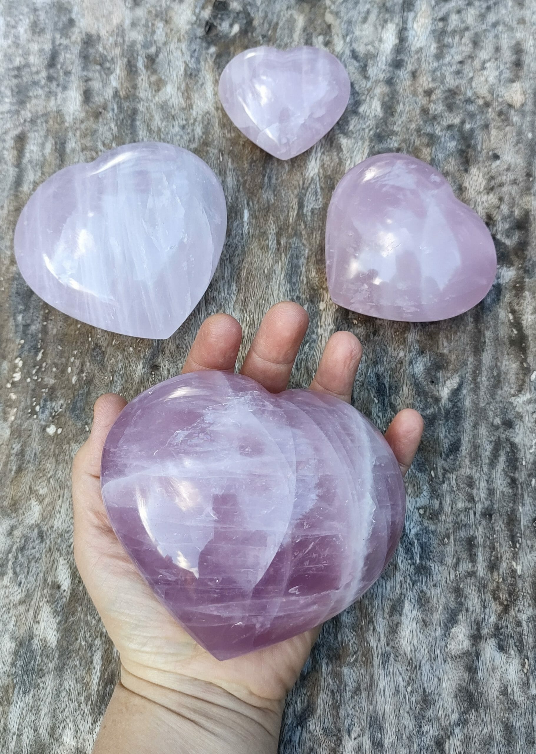Natural crystals: Large hand carved and polished Rose Quartz hearts - Image 2
