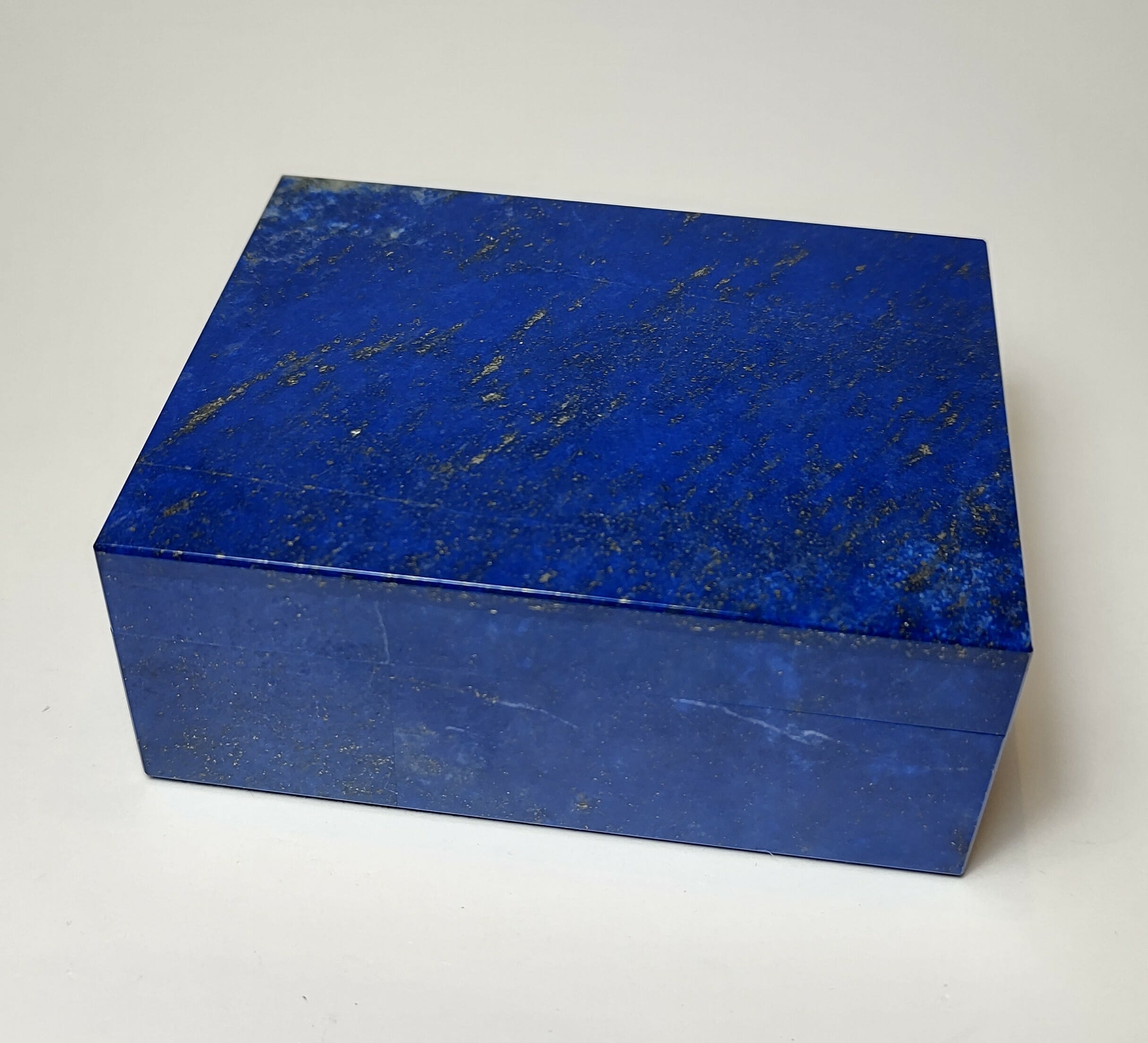 Natural Crystal: Cut & Polished 'Gem Grade' Lapis Lazuli Box (Approx. 10x8x4cm)