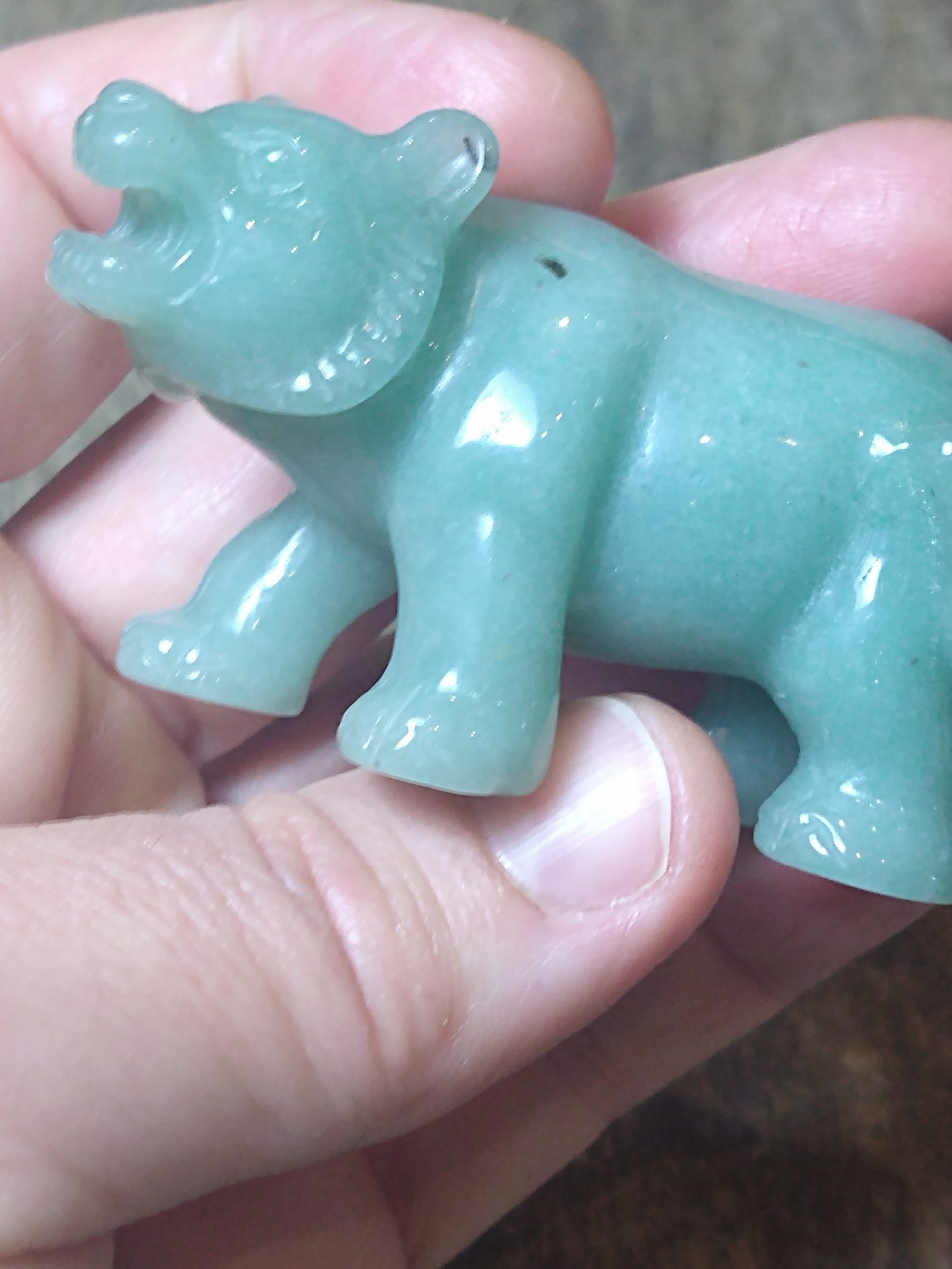 Natural Crystals: Hand Carved & Polished Green Aventurine Tiger (Approx 6x3.5x3cm) - Image 2