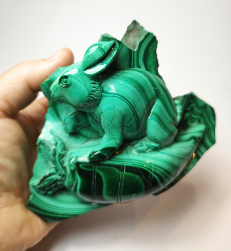Natural Crystal: Hand Carved & Polished Malachite Hare (Approx 13x10x6cm) - Image 2