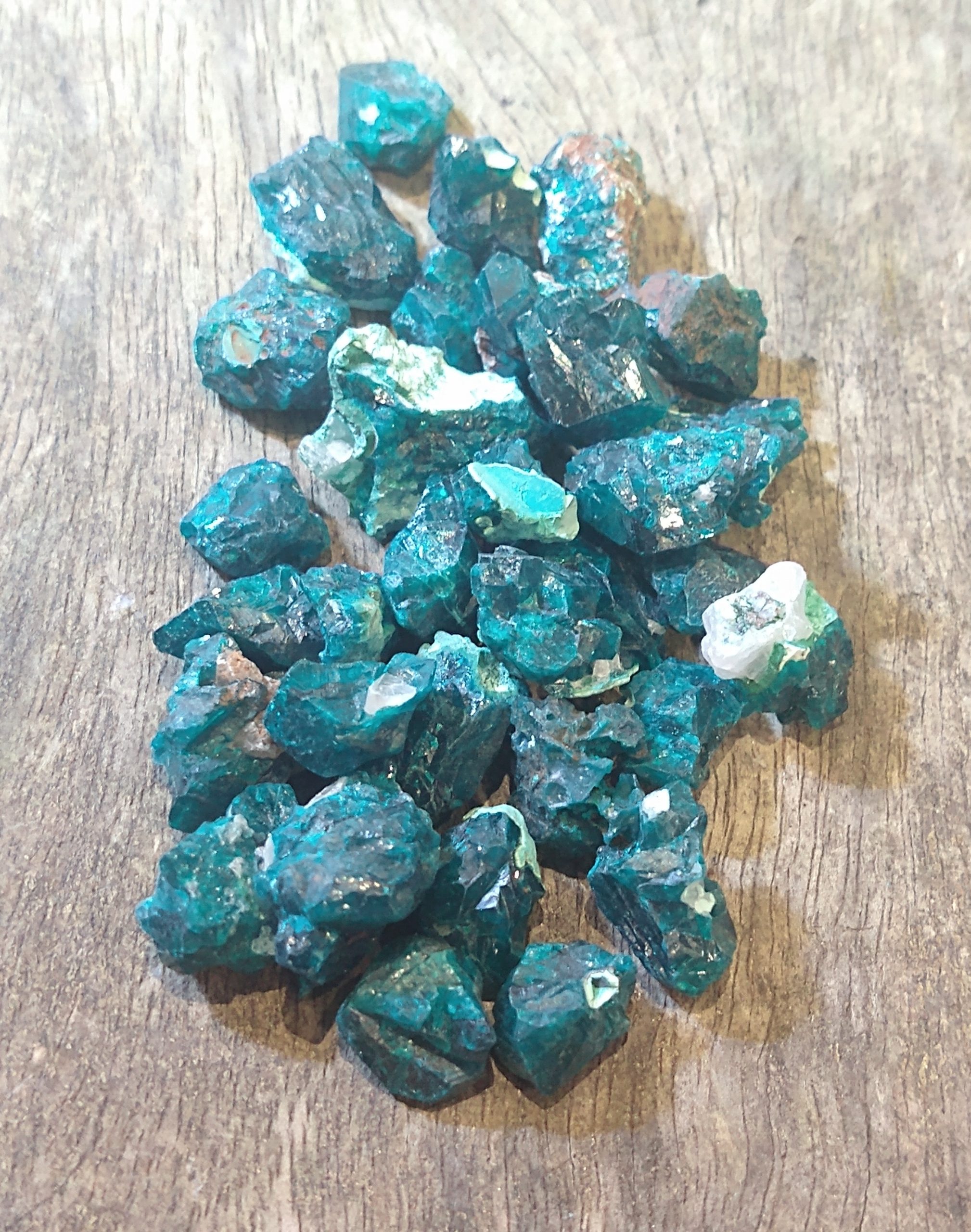 Natural Crystals: Dioptase (Approx 1x.5x.5)