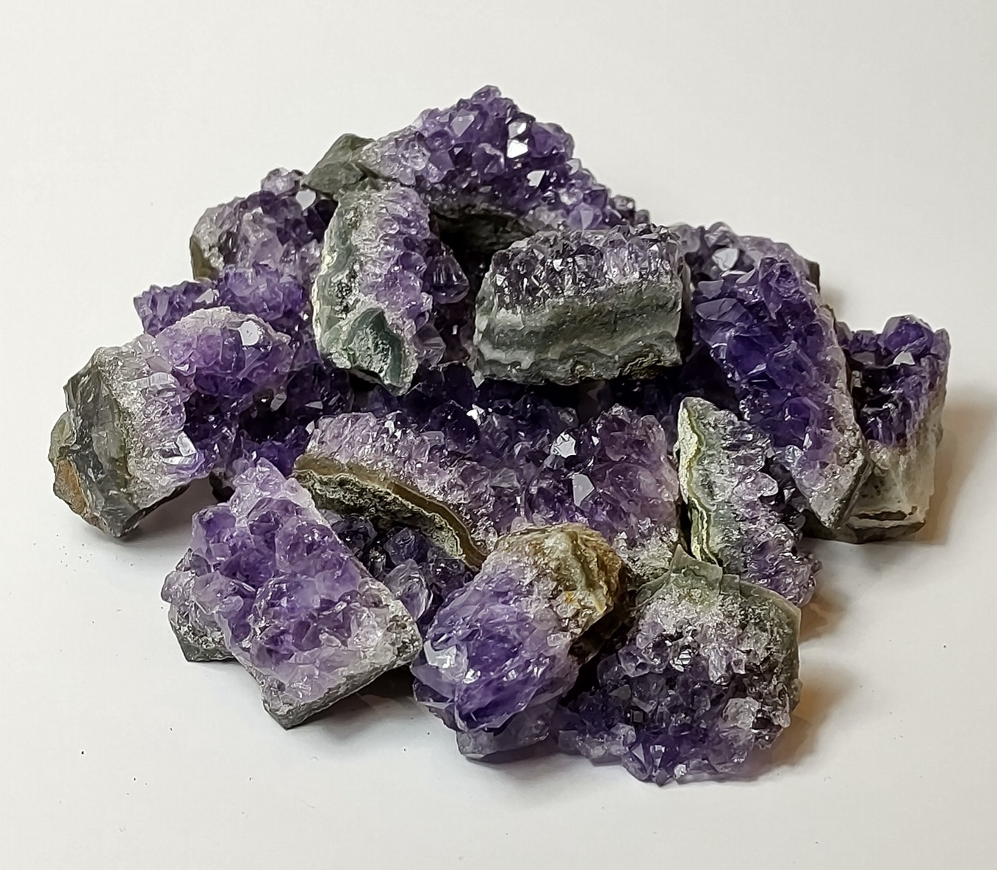 Natural Crystals: Amethyst Clusters (Approx 2x2x2cm) - Image 2