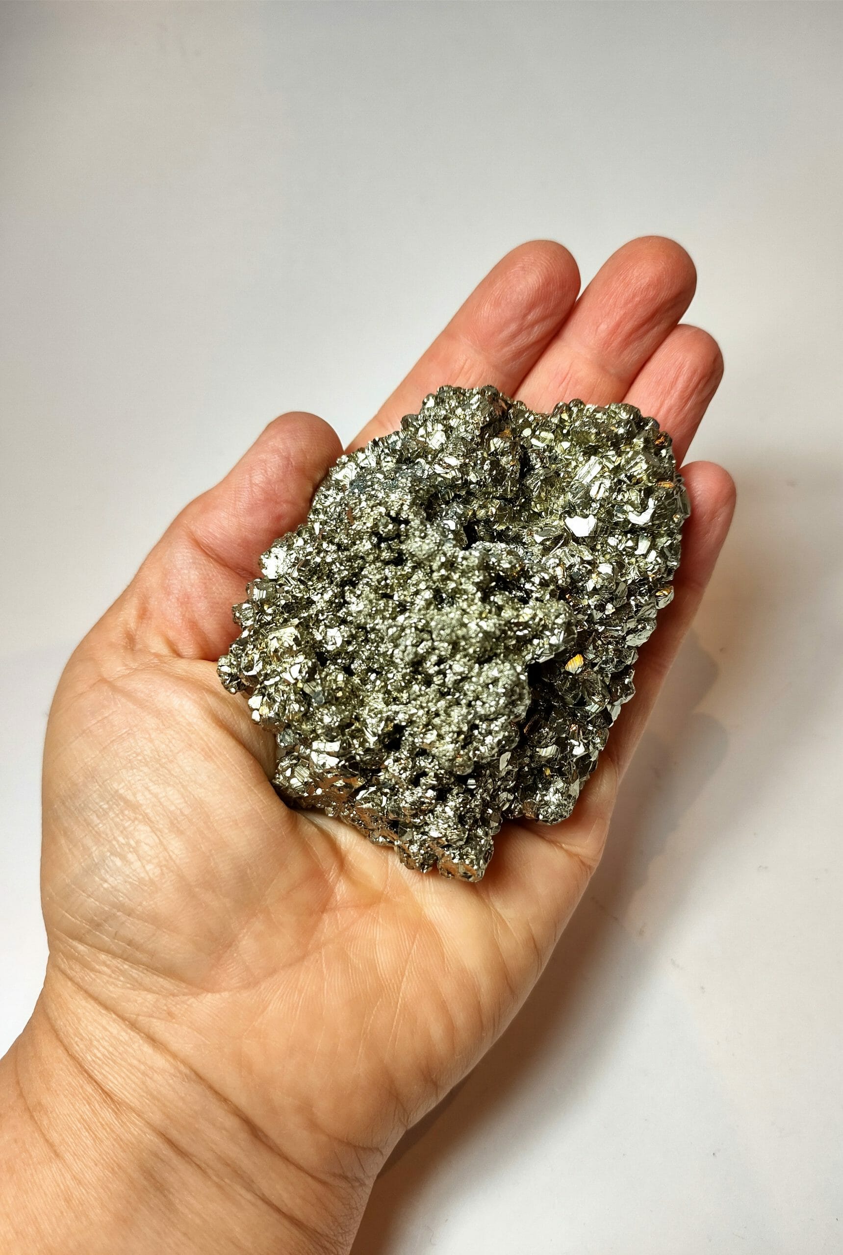 Natural crystals: Pyrite cluster (approx. 6x5x4cm) - Image 2