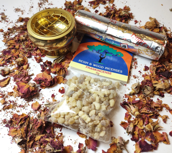 gift pack: frankincense resin + charcoal + burner