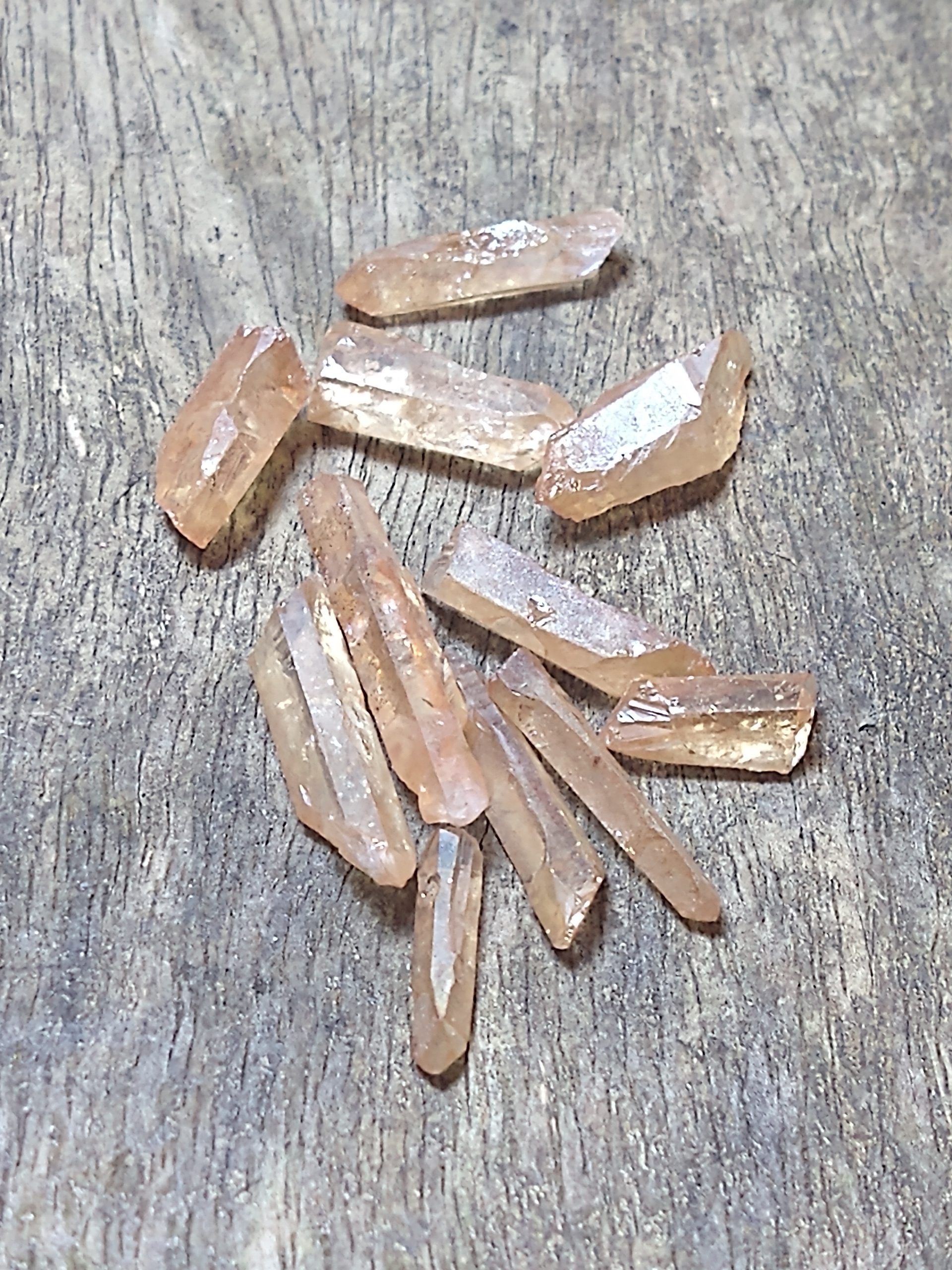 Genuine Crystal: Tangerine Aura Points (Quartz Gold & Iron) (Approx 4x10mm)