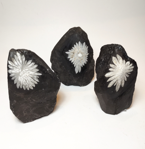 Natural Crystals: Chrysanthemum Stone Specimens (approx. 10x8x4cm)